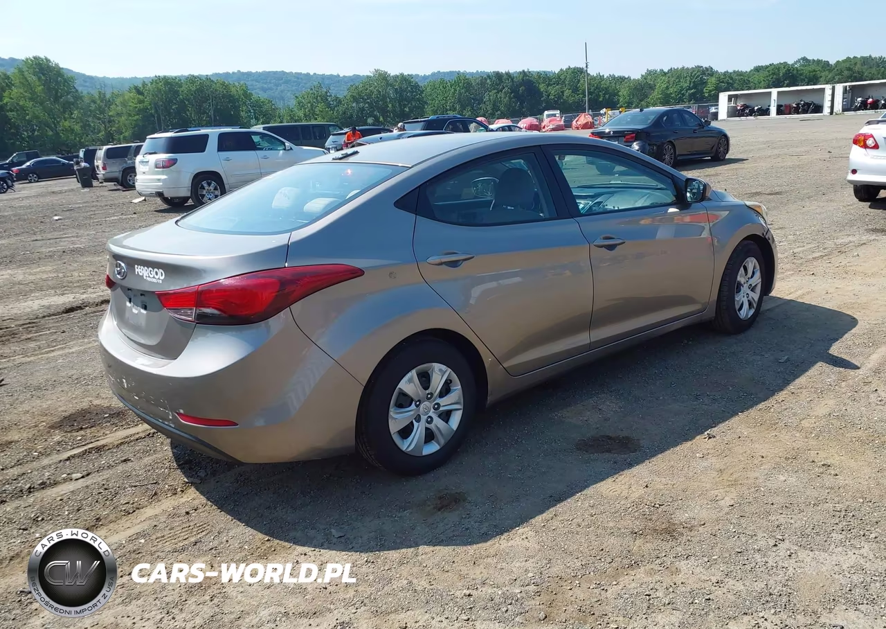 2016 Hyundai Elantra Se VIN:5NPDH4AE5GH715056 - 4
