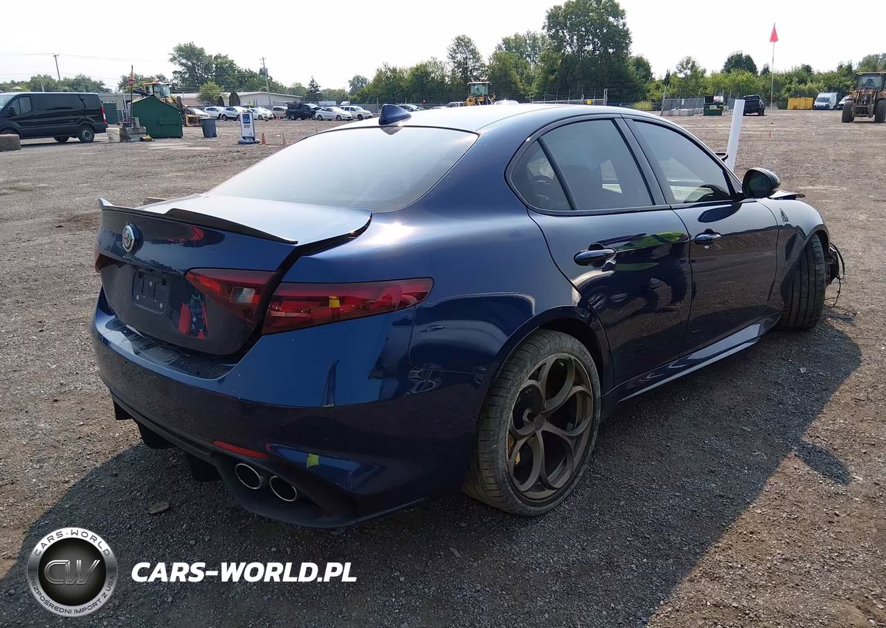 2018 Alfa Romeo Giulia Quadrifoglio Rwd VIN:ZARFAEAV1J7590268 - 4