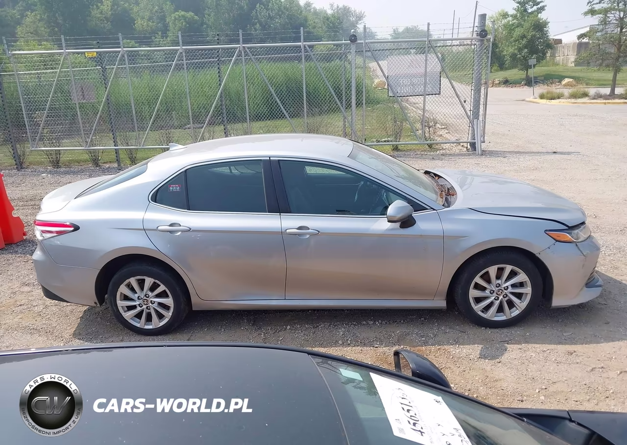 2019 Toyota Camry Le VIN:4T1B11HK9KU238809 - 13