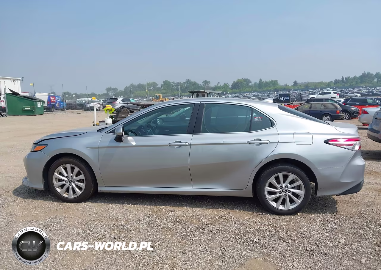 2019 Toyota Camry Le VIN:4T1B11HK9KU238809 - 14