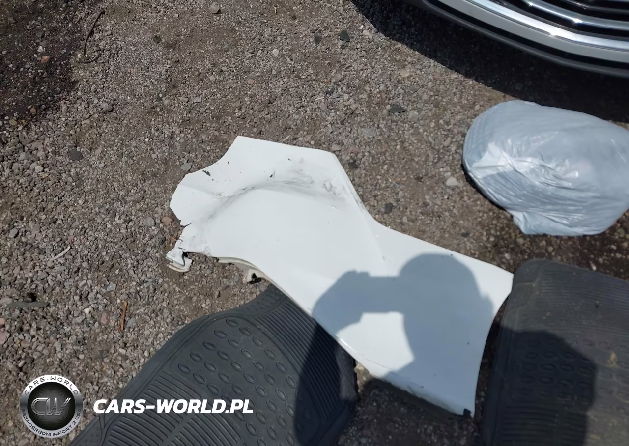 2020 Toyota Camry Le VIN:4T1C11AK8LU344622 - 12