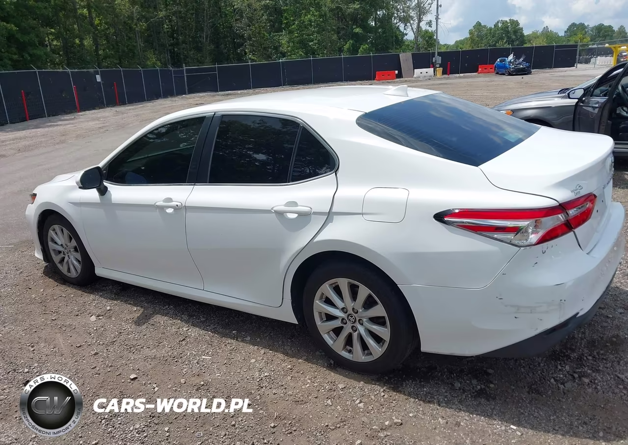 2020 Toyota Camry Le VIN:4T1C11AK8LU344622 - 3