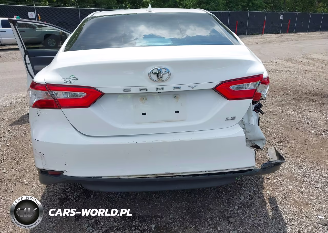 2020 Toyota Camry Le VIN:4T1C11AK8LU344622 - 6