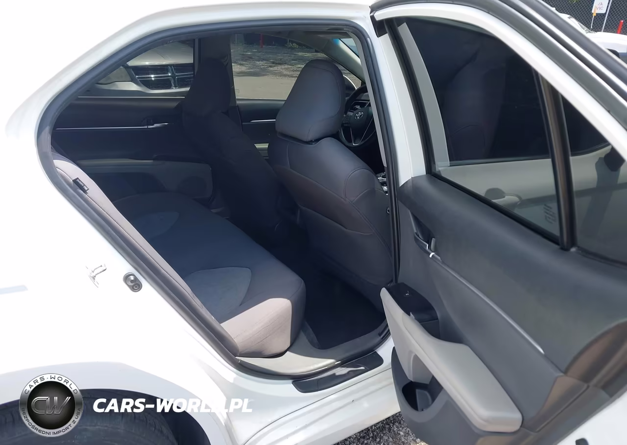 2020 Toyota Camry Le VIN:4T1C11AK8LU344622 - 8