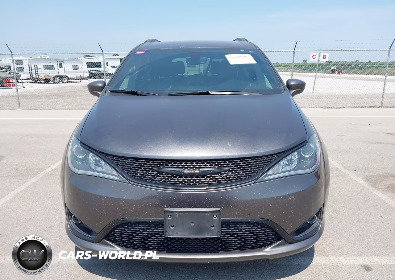2020 Chrysler Pacifica Touring L Plus VIN:2C4RC1EG6LR286568 - 12