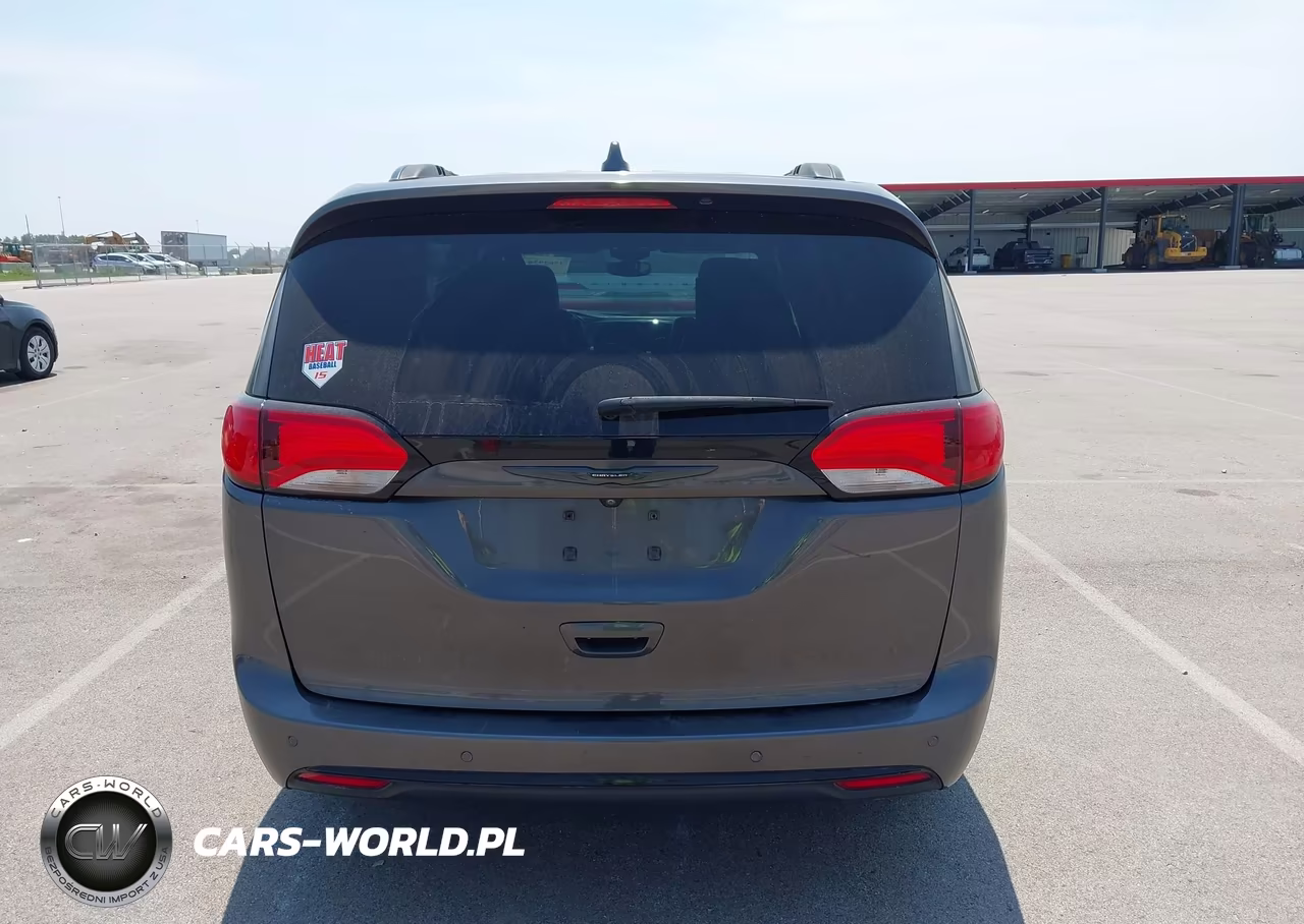2020 Chrysler Pacifica Touring L Plus VIN:2C4RC1EG6LR286568 - 16