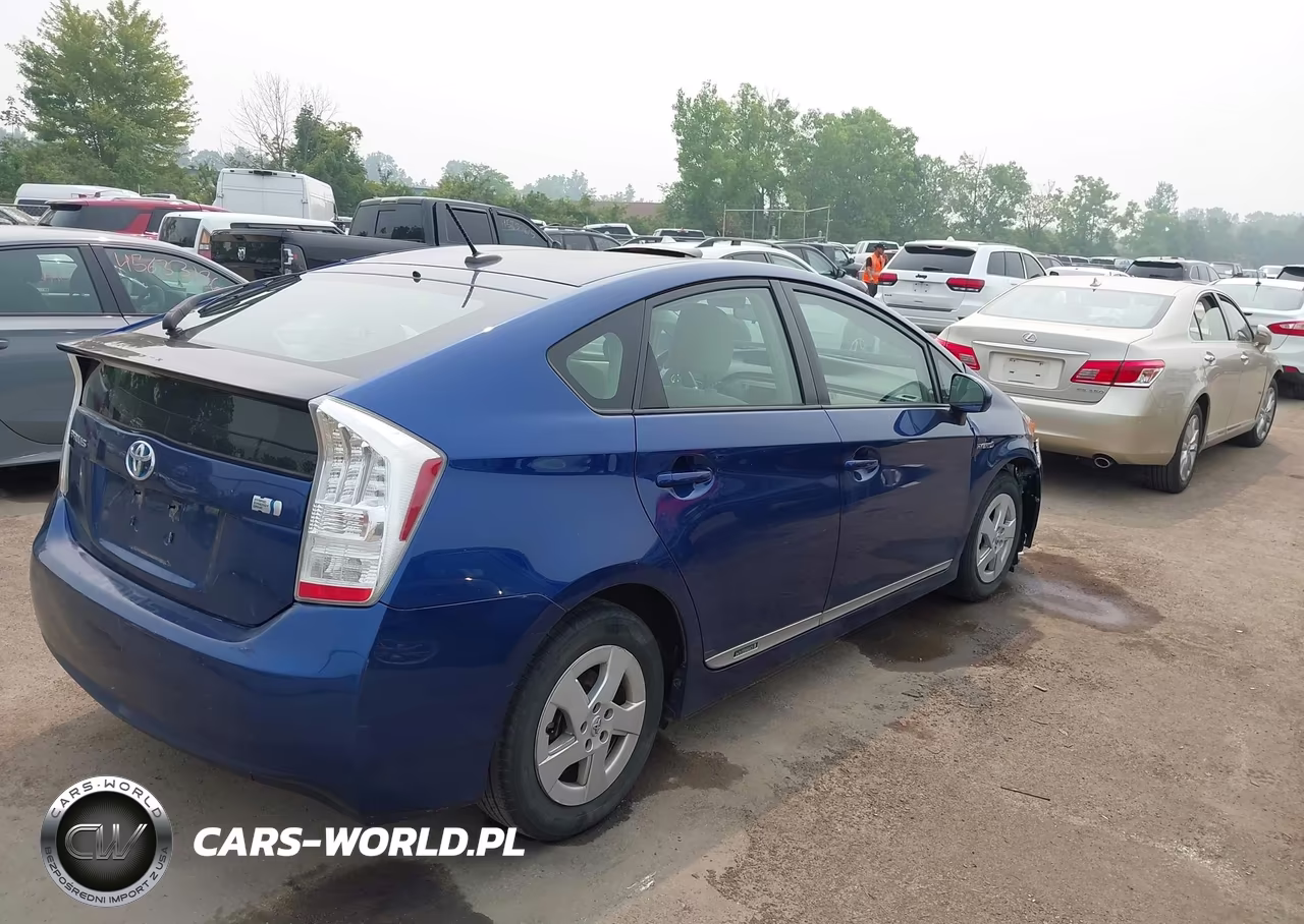 2011 Toyota Prius VIN:JTDKN3DUXB0303637 - 4
