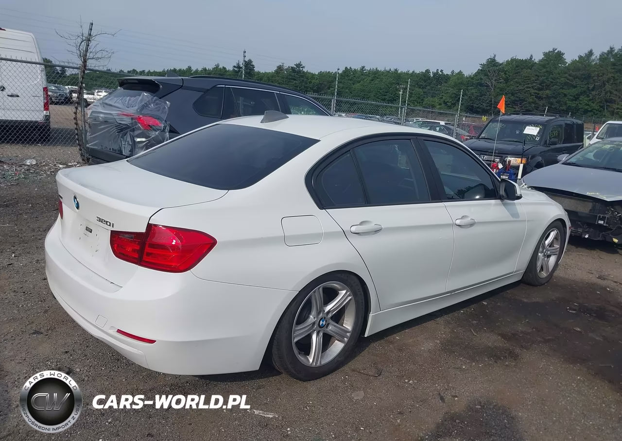 2014 BMW 320I xDrive VIN:WBA3C3C55EP661015 - 4