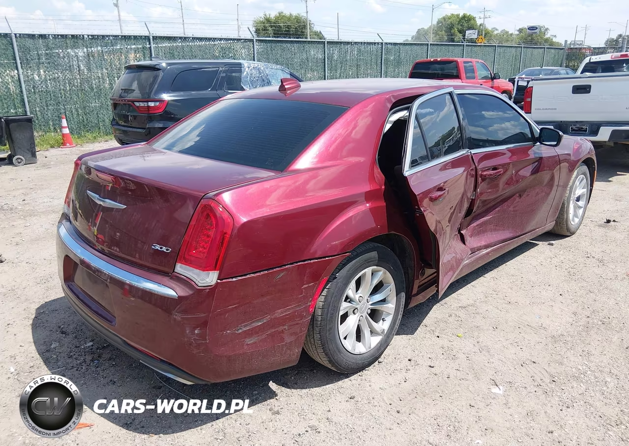 2016 Chrysler 300 Limited VIN:2C3CCAAG4GH229734 - 4