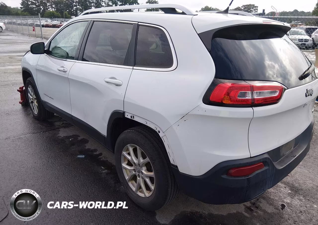 2015 Jeep Cherokee Latitude VIN:1C4PJLCS8FW537280 - 3