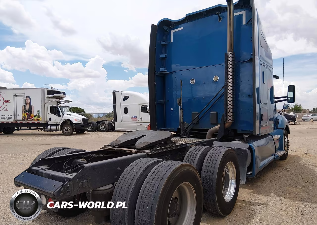 2019 Kenworth T680 VIN:1XKYDP9X7KJ249736 - 4