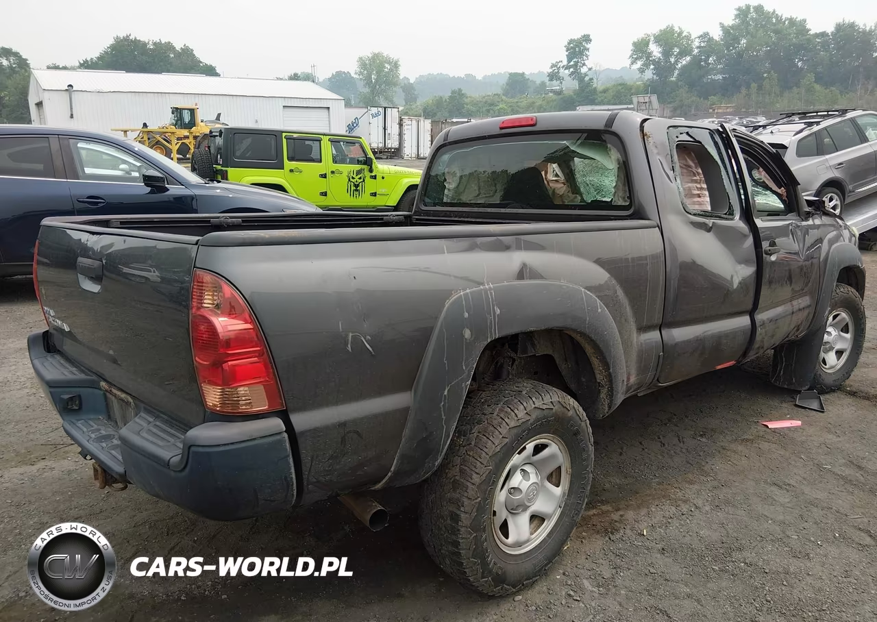 2015 Toyota Tacoma VIN:5TFUX4EN1FX039446 - 4