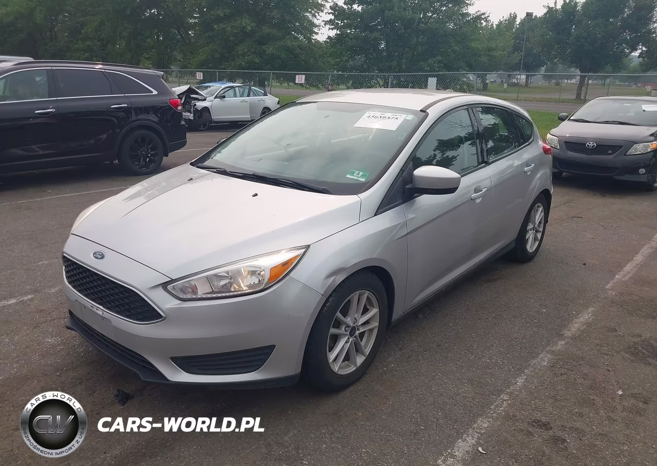 2018 Ford Focus Se VIN:1FADP3K28JL225365 - 2