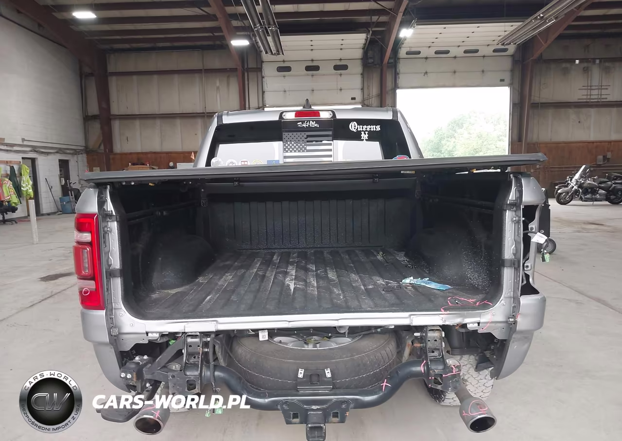 2022 Ram 1500 Laramie 4X4 5'7 Box VIN:1C6SRFJT4NN309871 - 17