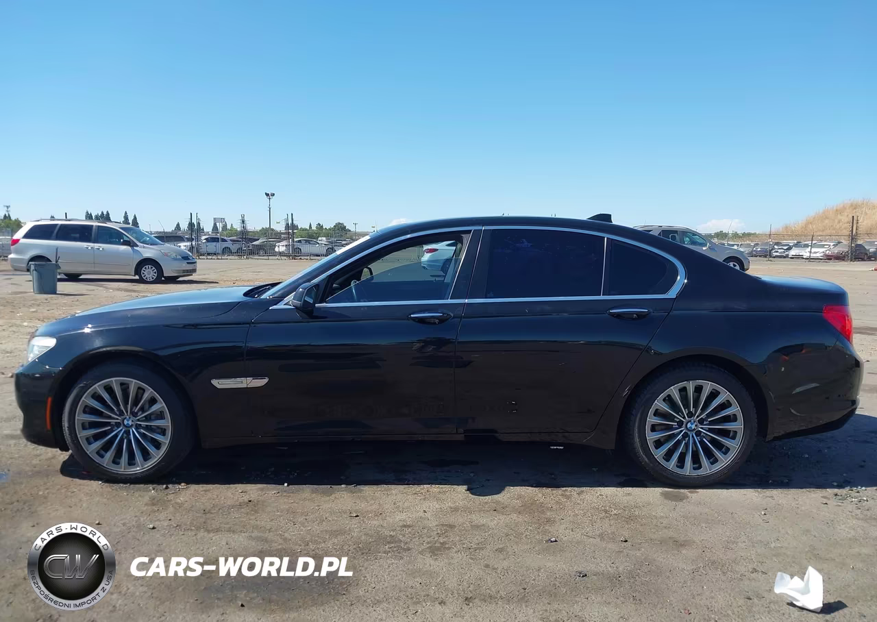 2012 BMW 740I VIN:WBAKA4C56CC613289 - 14