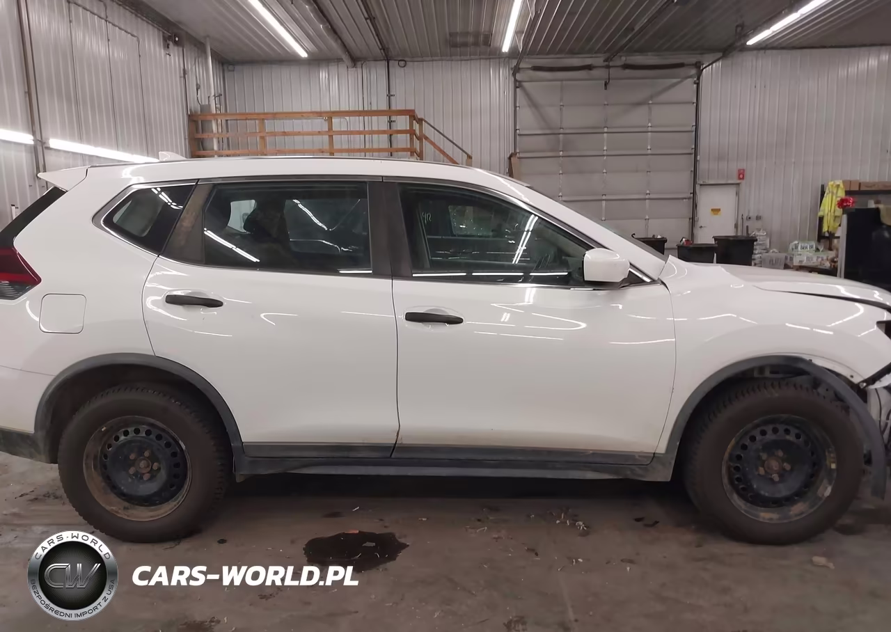 2018 Nissan Rogue S VIN:KNMAT2MV8JP570513 - 13