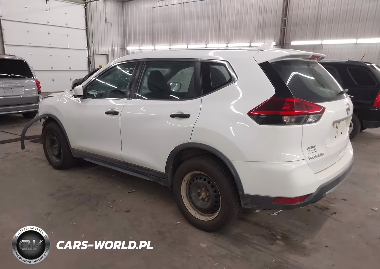 2018 Nissan Rogue S VIN:KNMAT2MV8JP570513 - 3