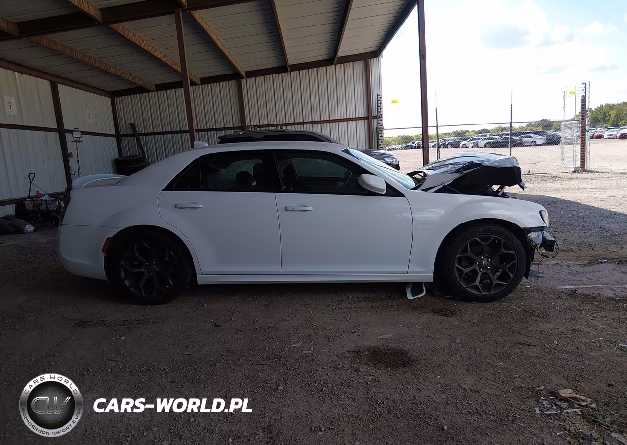 2017 Chrysler 300 300S Alloy Edition VIN:2C3CCABGXHH580082 - 13
