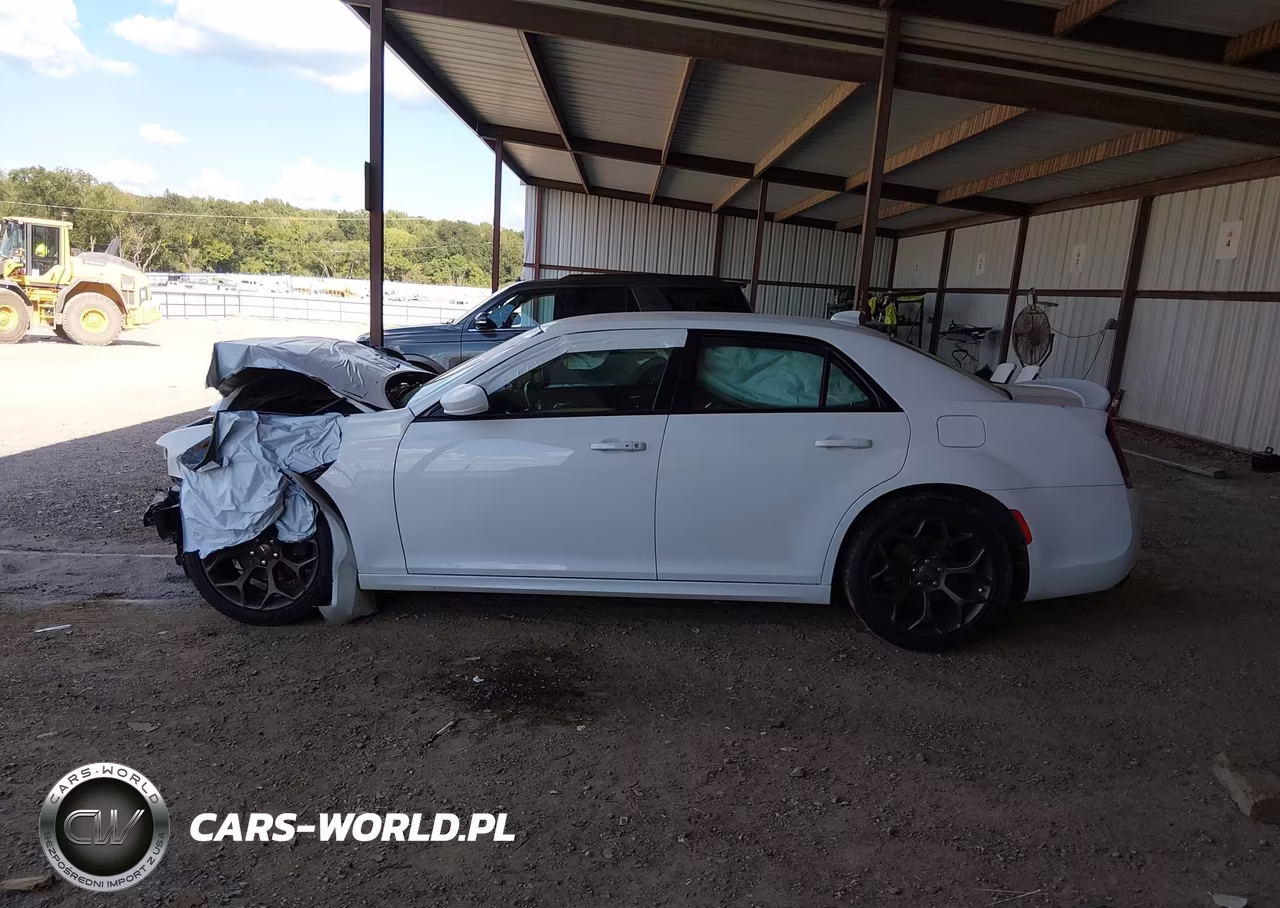 2017 Chrysler 300 300S Alloy Edition VIN:2C3CCABGXHH580082 - 14