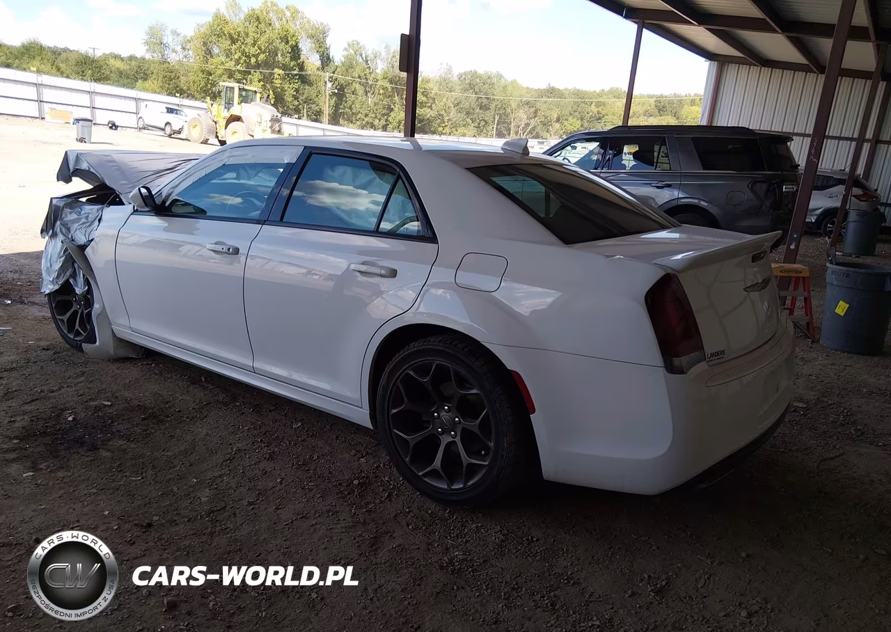 2017 Chrysler 300 300S Alloy Edition VIN:2C3CCABGXHH580082 - 3