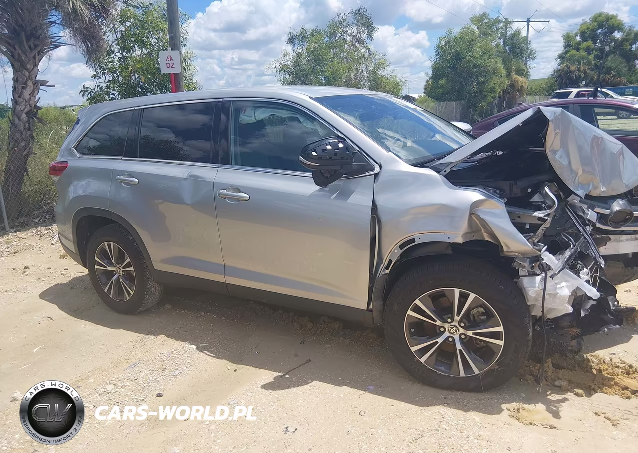 2019 Toyota Highlander Le VIN:5TDZARFH8KS061540 - 13