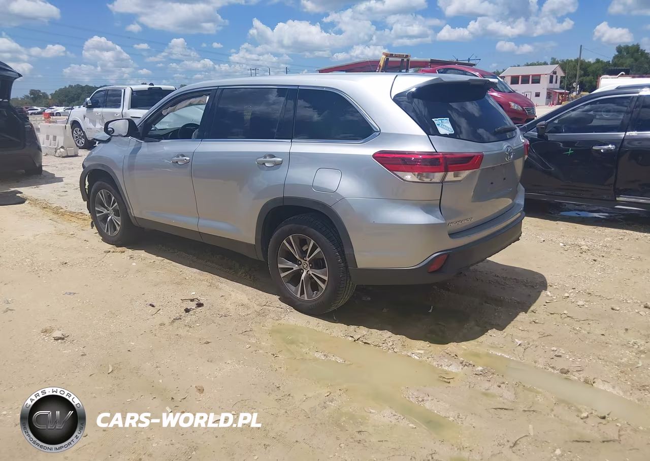 2019 Toyota Highlander Le VIN:5TDZARFH8KS061540 - 3