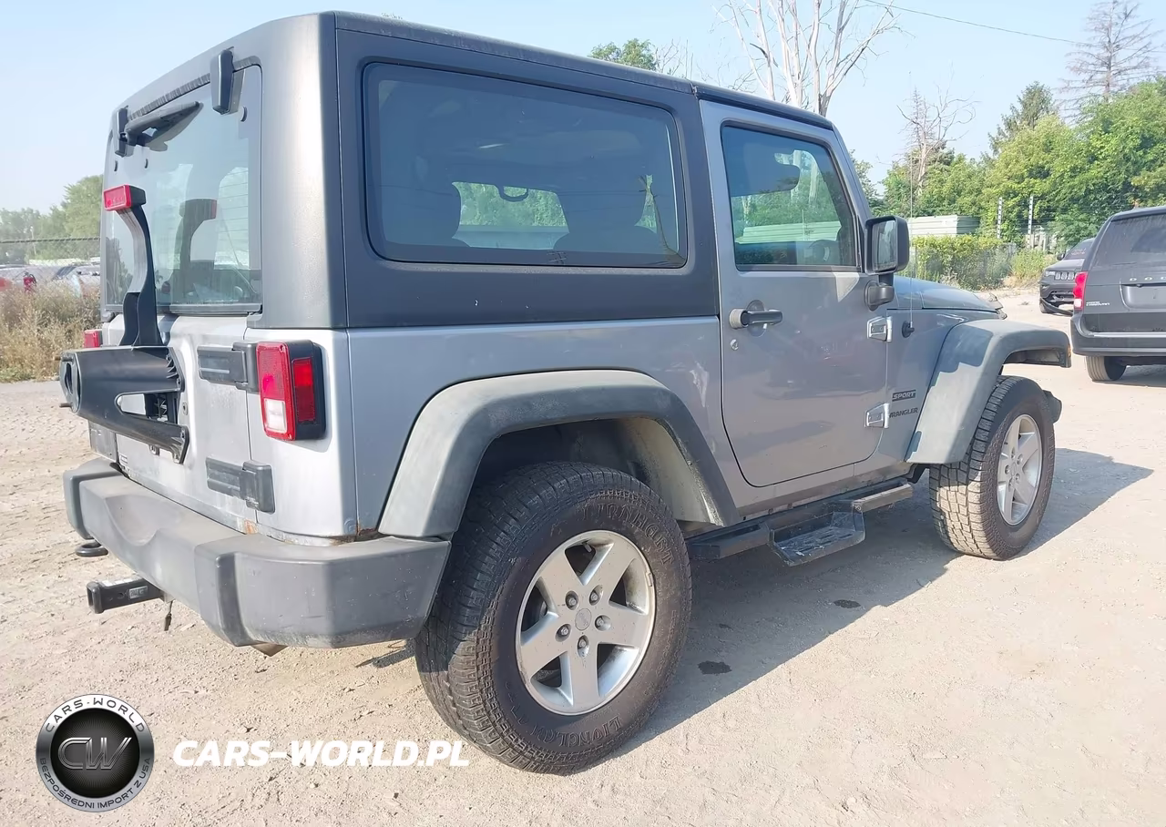 2013 Jeep Wrangler Sport VIN:1C4AJWAG5DL589891 - 4