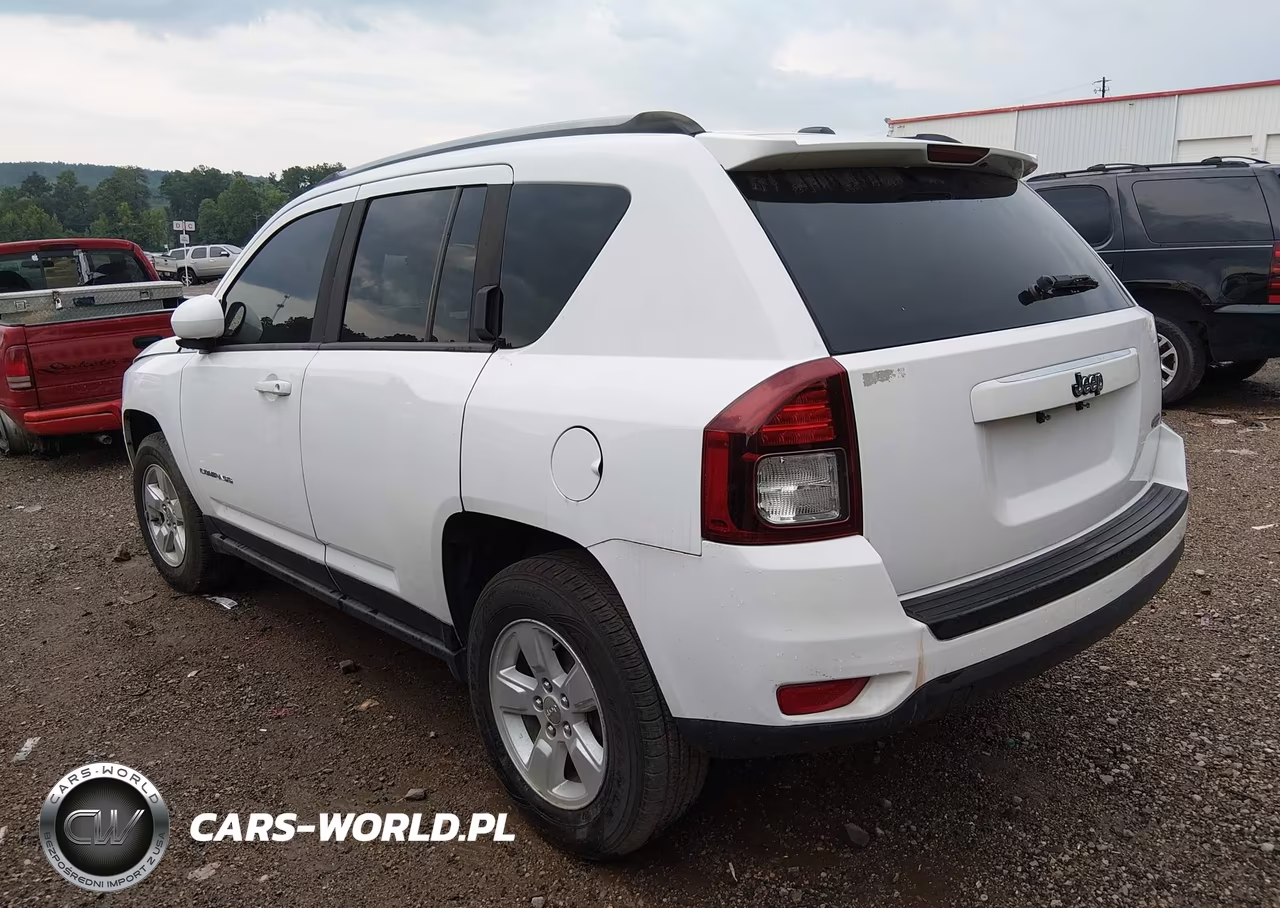 2016 Jeep Compass Latitude VIN:1C4NJCEA0GD773947 - 3