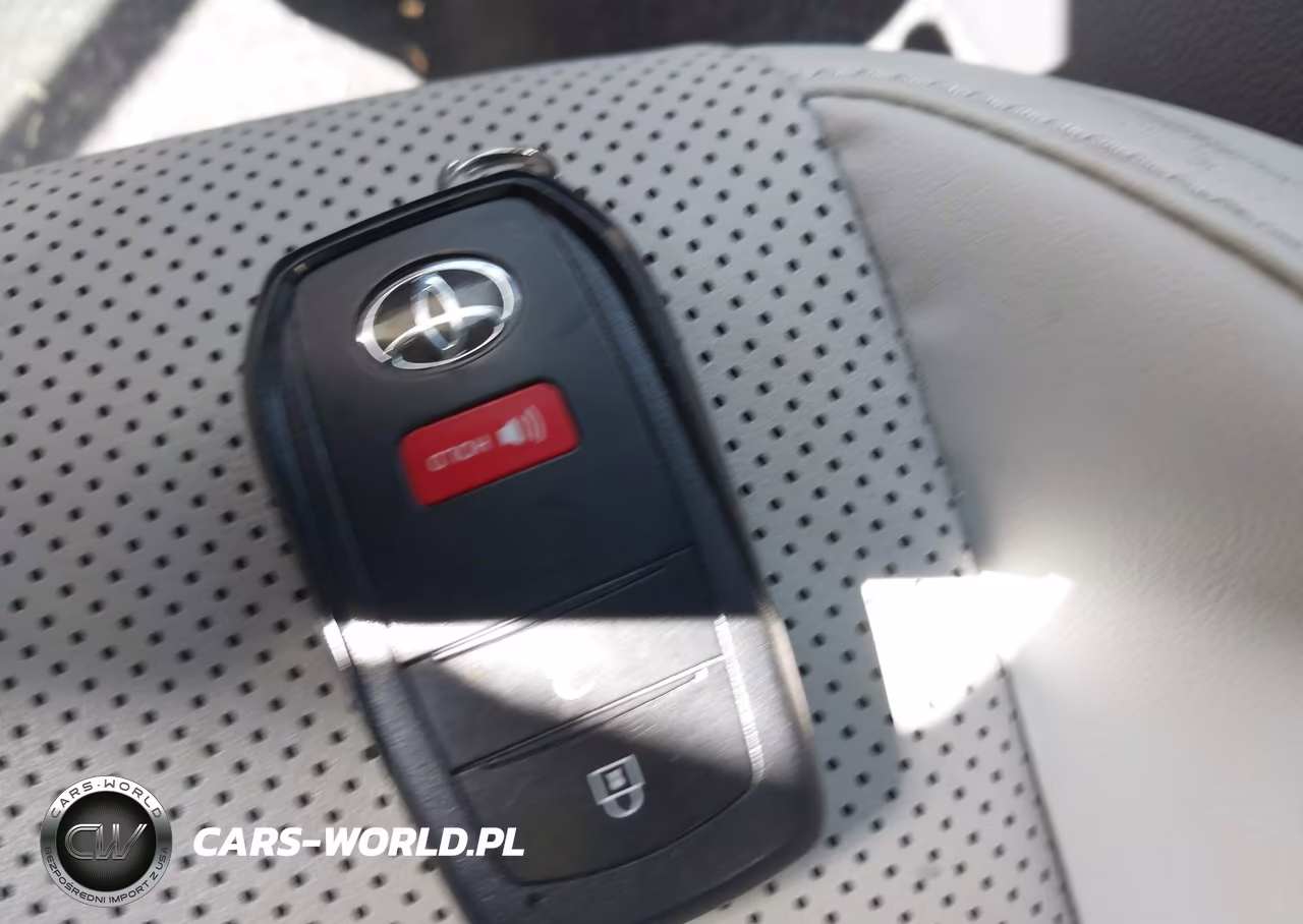 2024 Toyota Prius Xle VIN:JTDACAAU3R3019012 - 11
