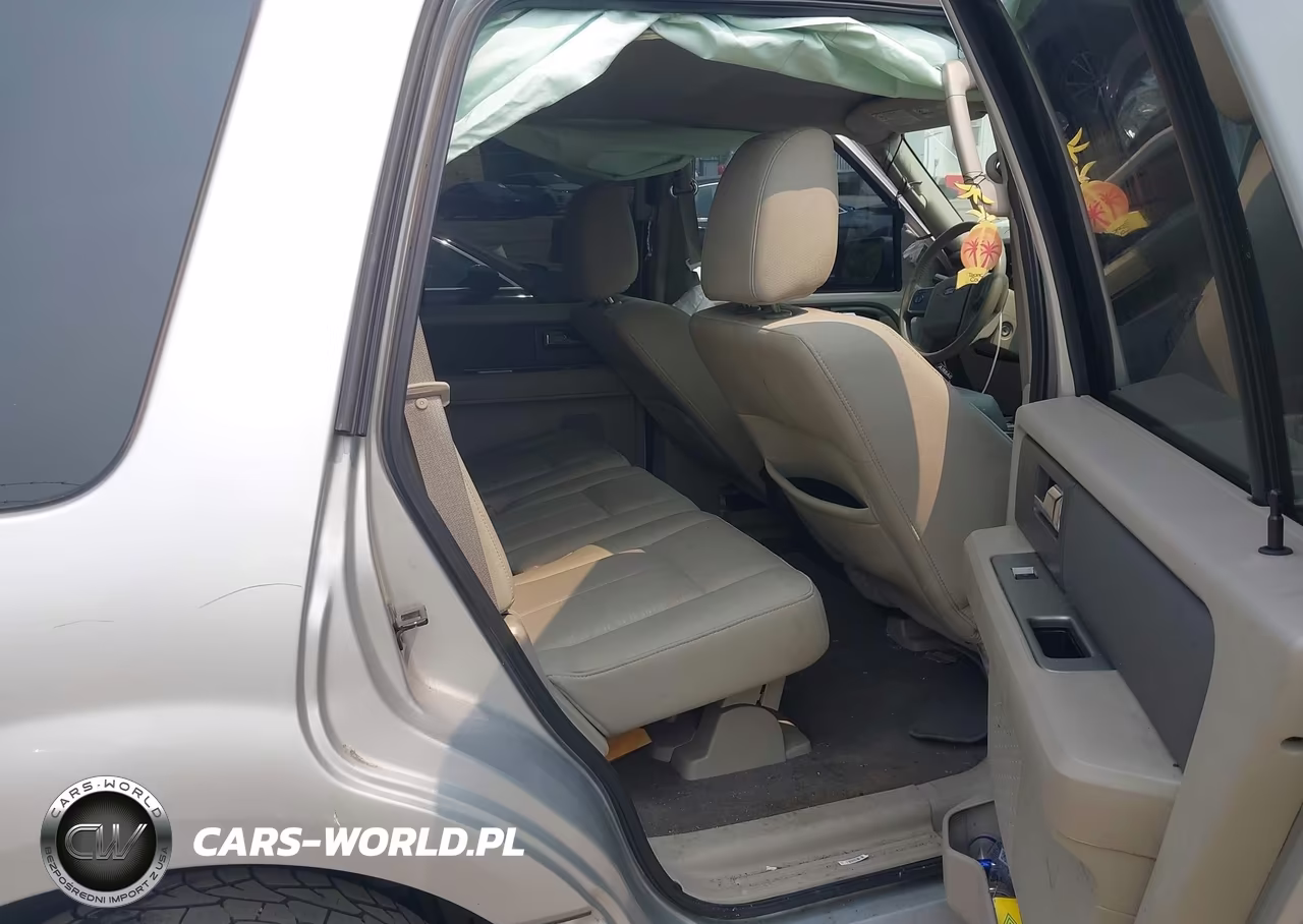 2011 Ford Expedition Xl VIN:1FMJU1G57BEF44786 - 8