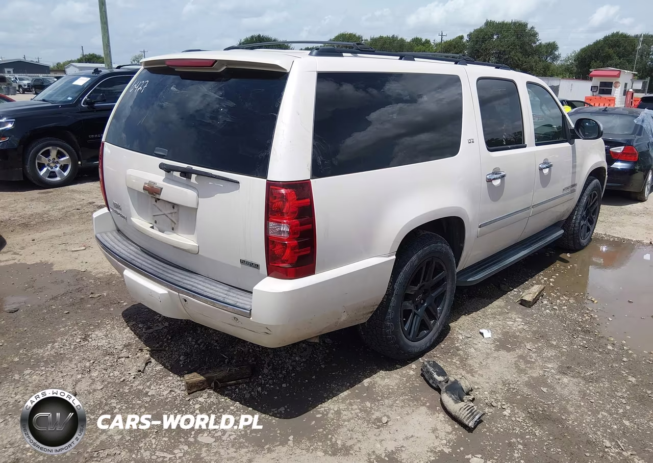 2010 Chevrolet Suburban 1500 Ltz VIN:1GNUCKE01AR176427 - 4