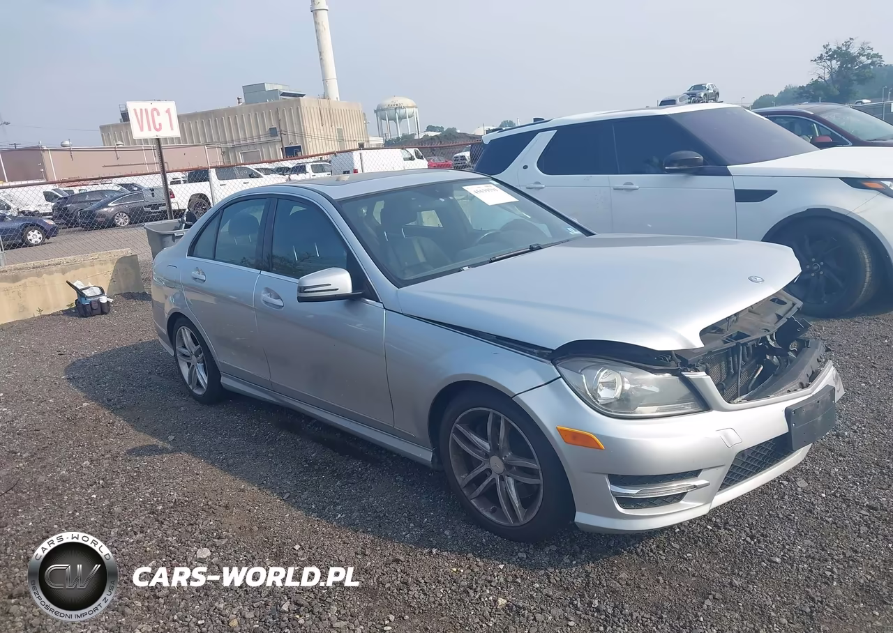 2014 Mercedes-Benz C 300 Sport 4Matic – zdjęcie 1 z 16