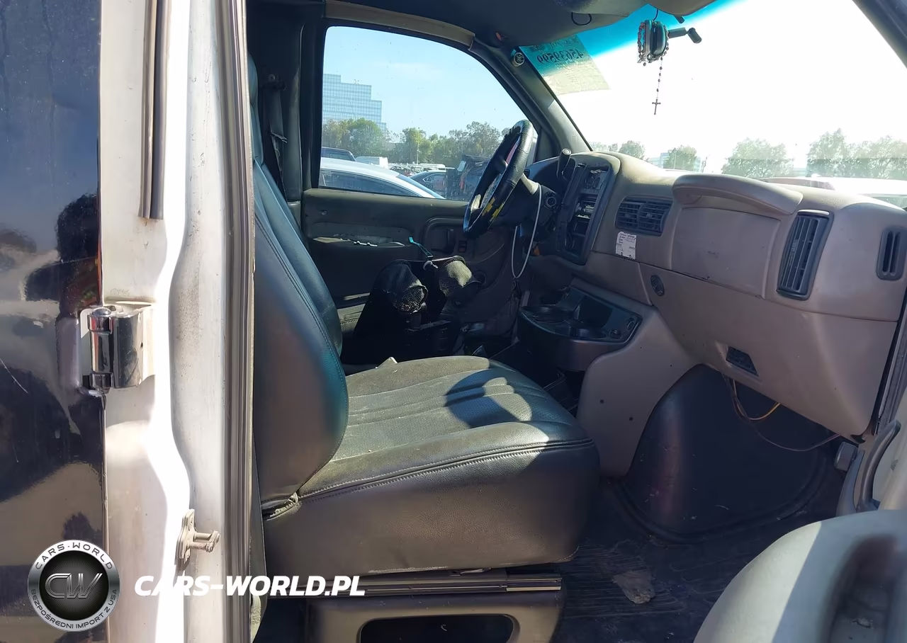 2001 Chevrolet Express VIN:1GCFG25W911132765 - 5