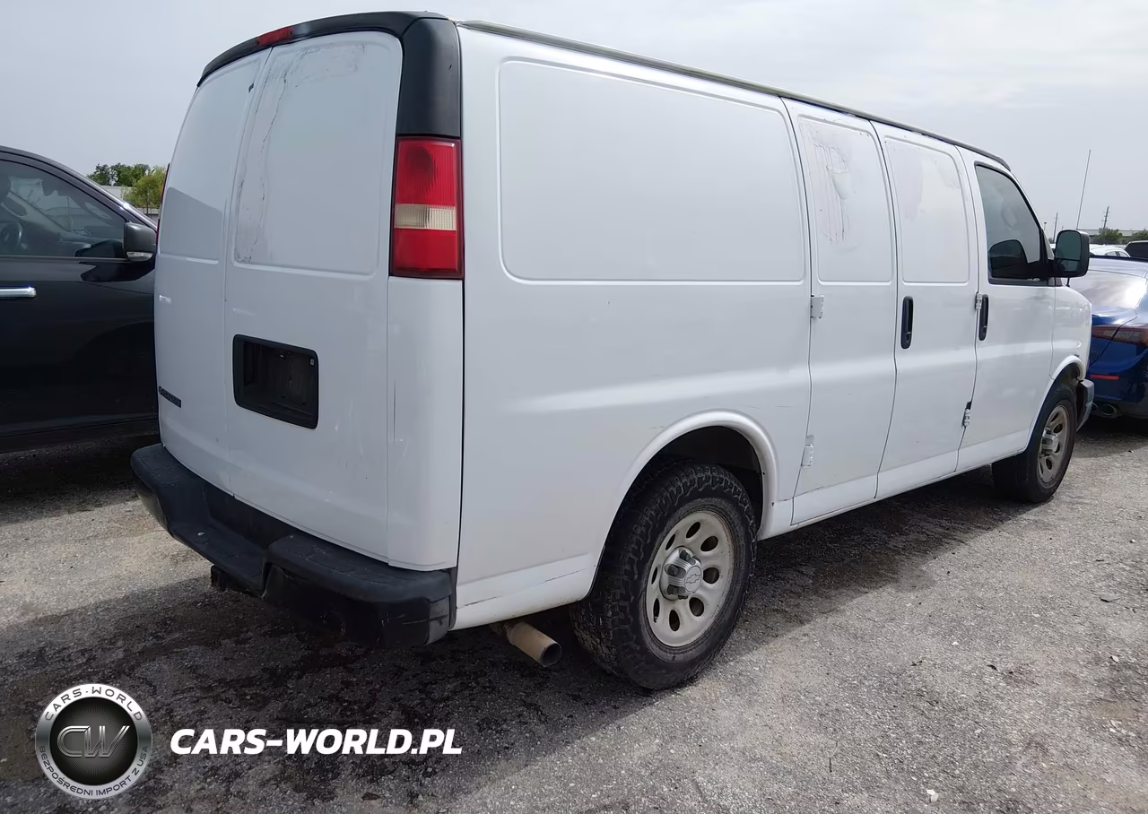 2010 Chevrolet Express 1500 Work Van VIN:1GCUGADX0A1182904 - 4