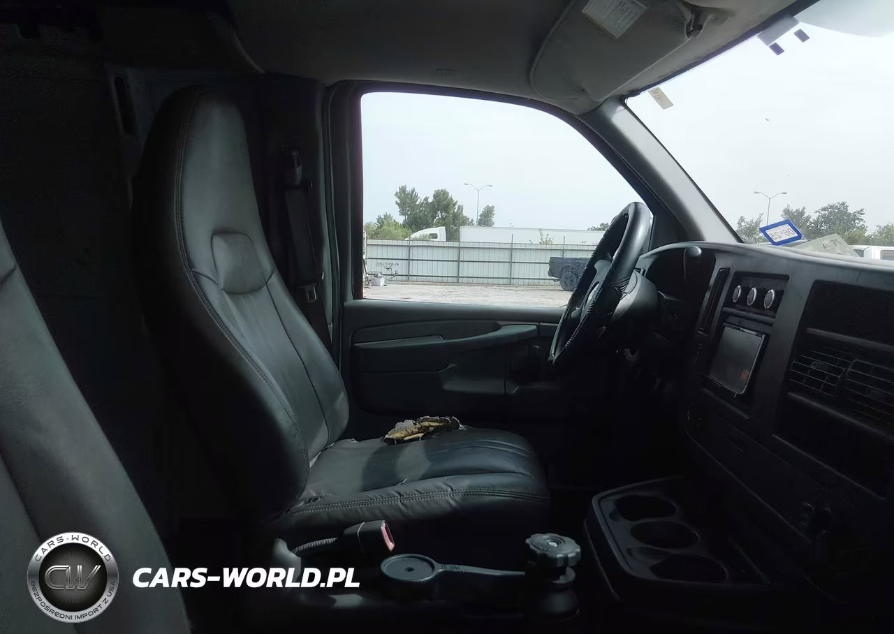 2010 Chevrolet Express 1500 Work Van VIN:1GCUGADX0A1182904 - 8