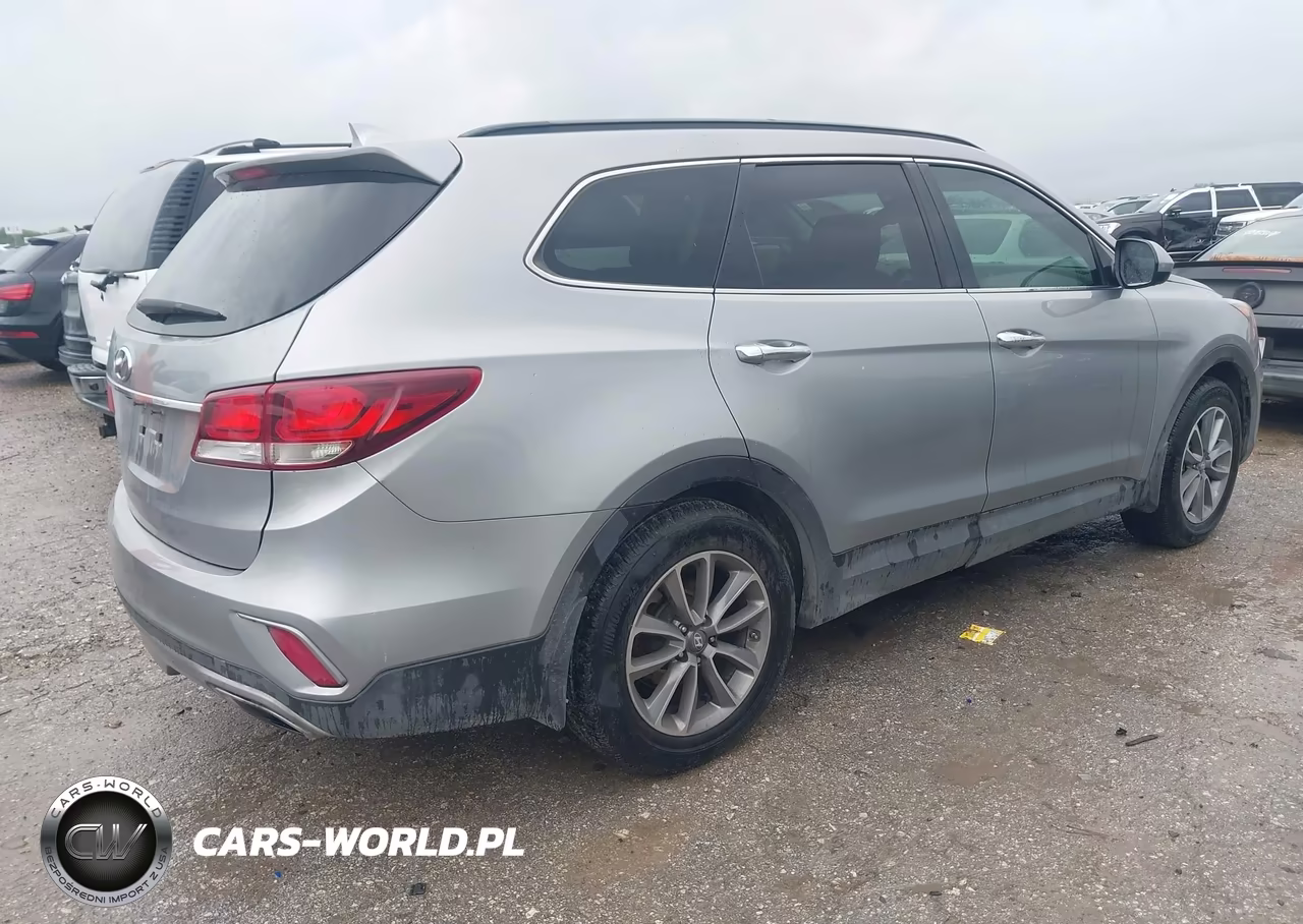 2018 Hyundai Santa Fe Se VIN:KM8SM4HF0JU288251 - 4