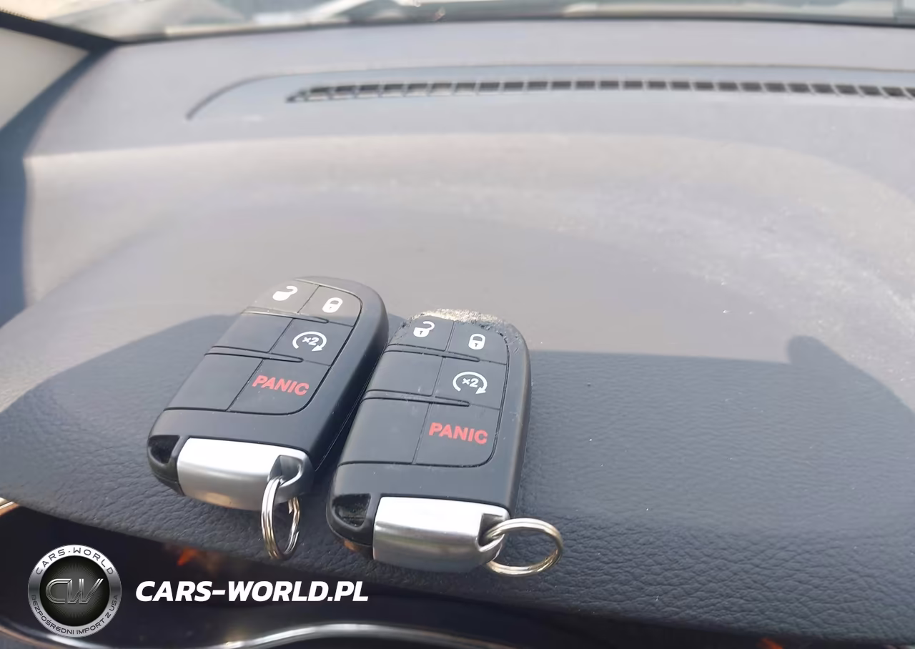 2020 Jeep Grand Cherokee Laredo E 4X4 VIN:1C4RJFAG4LC114041 - 11