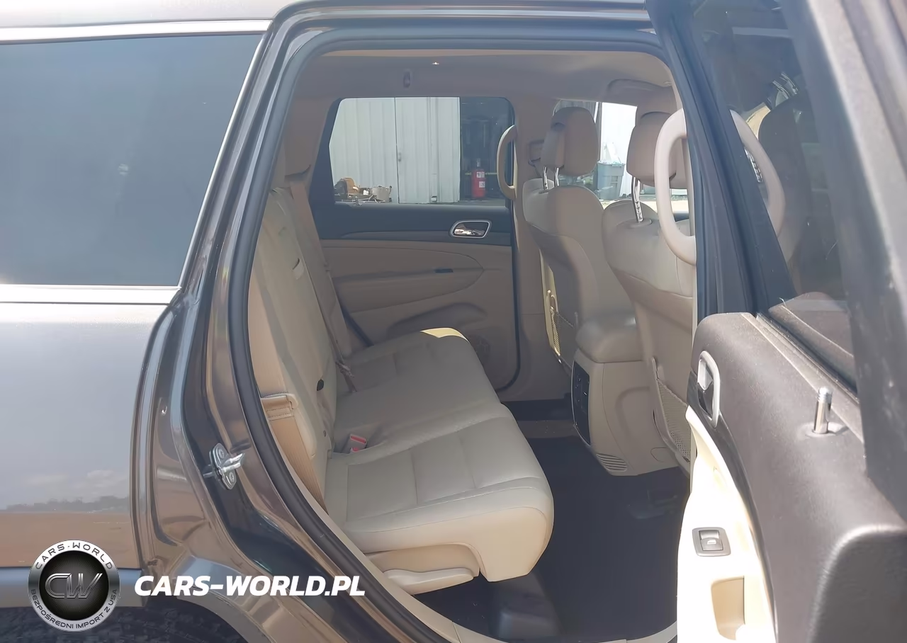 2020 Jeep Grand Cherokee Laredo E 4X4 VIN:1C4RJFAG4LC114041 - 8