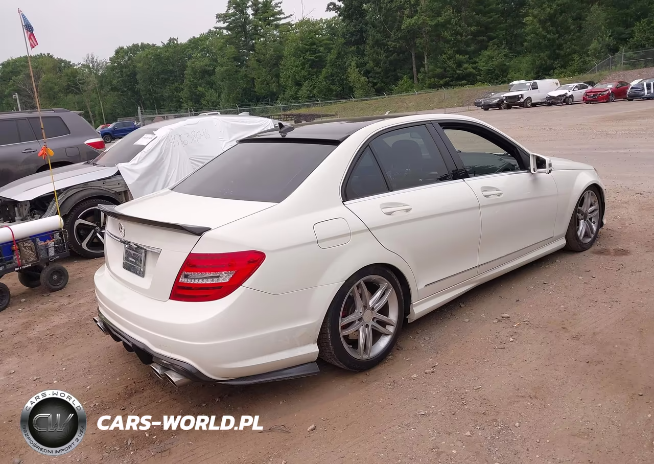 2012 Mercedes-Benz C 300 Luxury 4Matic-Sport 4Matic VIN:WDDGF8BB3CA693743 - 4