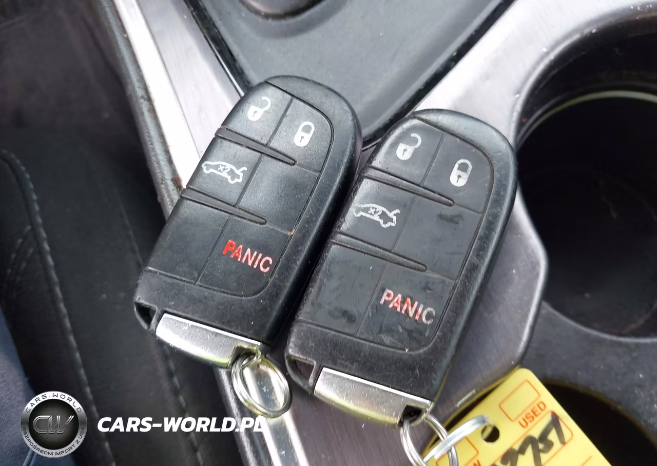 2018 Dodge Challenger Sxt VIN:2C3CDZAG8JH231795 - 11