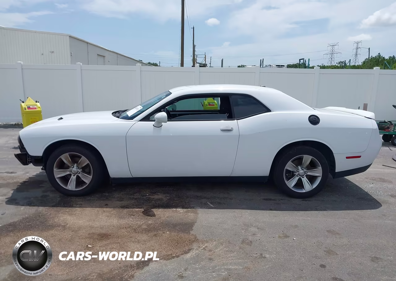 2018 Dodge Challenger Sxt VIN:2C3CDZAG8JH231795 - 15