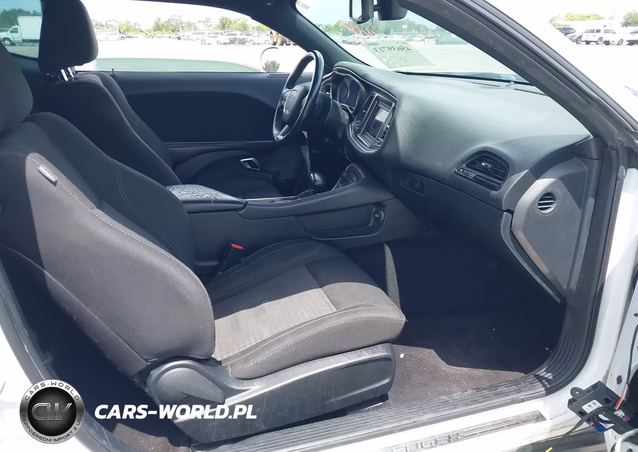 2018 Dodge Challenger Sxt VIN:2C3CDZAG8JH231795 - 5