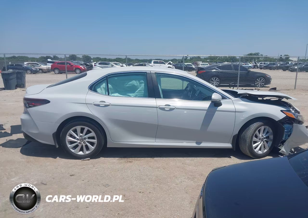 2024 Toyota Camry Le VIN:4T1C11AK1RU256150 - 13