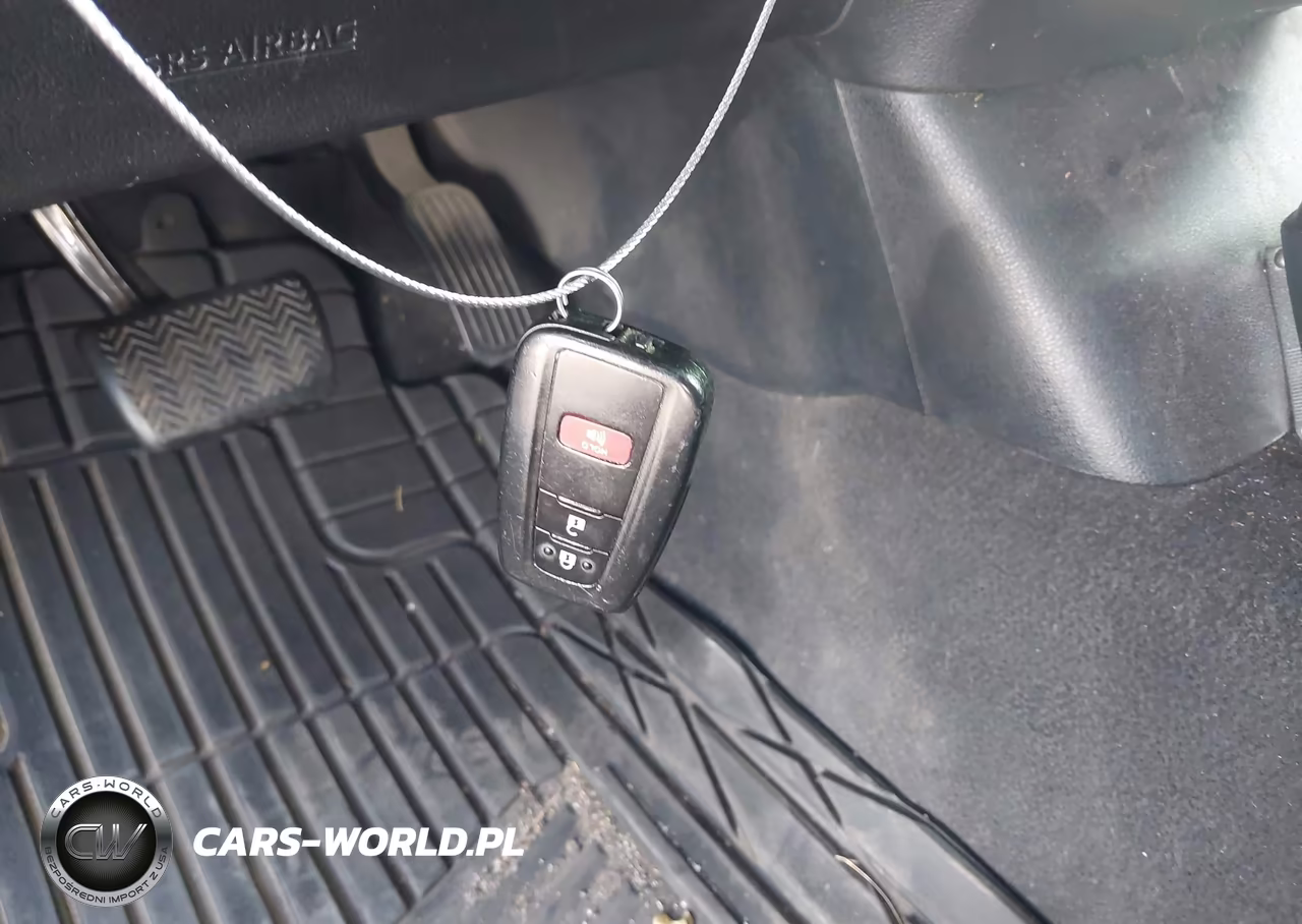 2020 Toyota Prius Le VIN:JTDKARFU0L3113695 - 11