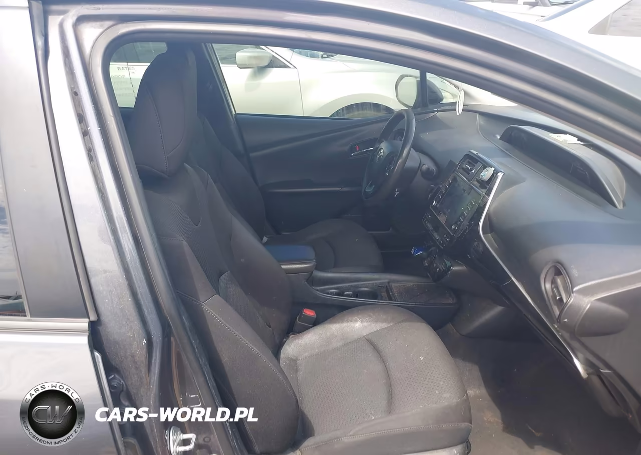 2020 Toyota Prius Le VIN:JTDKARFU0L3113695 - 5