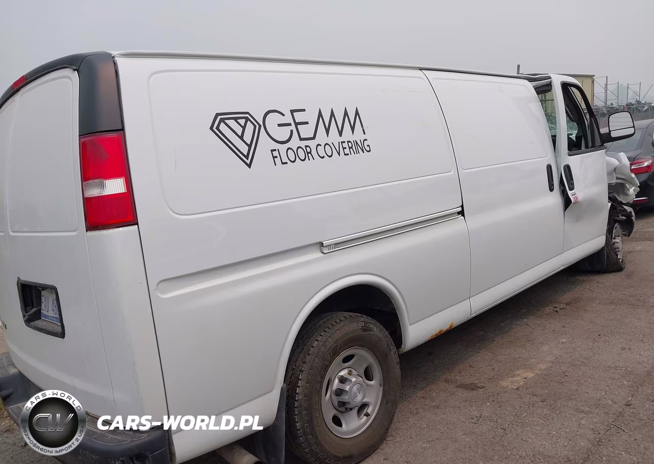 2017 Chevrolet Express 3500 Work Van VIN:1GCZGHFG3H1342313 - 4