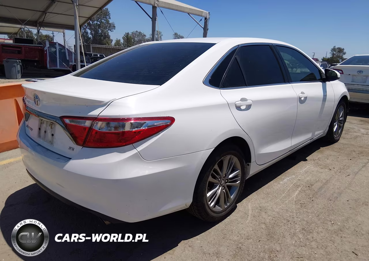 2017 Toyota Camry Se VIN:4T1BF1FK8HU766449 - 4