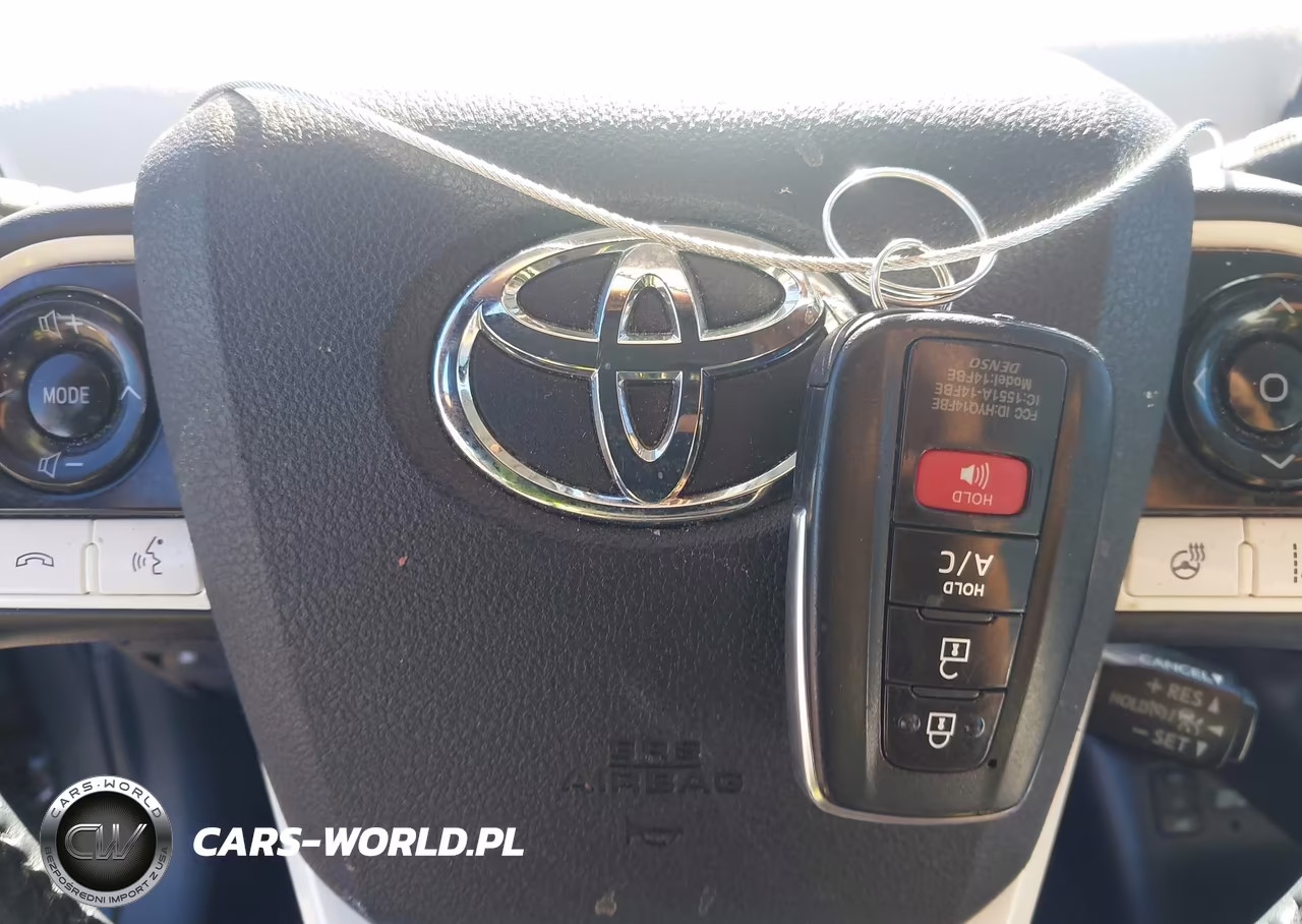 2017 Toyota Prius Prime Advanced VIN:JTDKARFP3H3038976 - 11