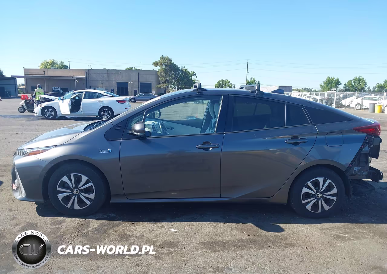 2017 Toyota Prius Prime Advanced VIN:JTDKARFP3H3038976 - 15