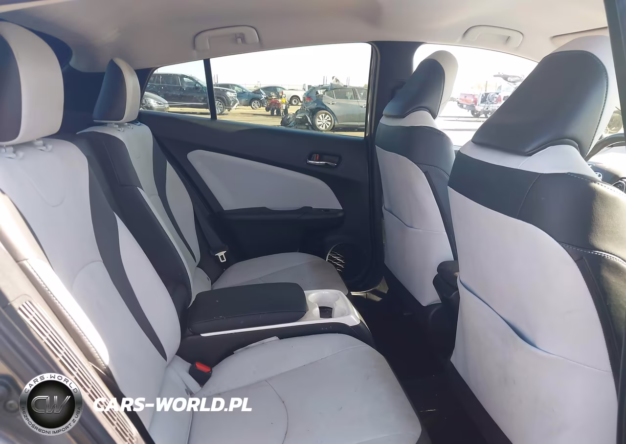 2017 Toyota Prius Prime Advanced VIN:JTDKARFP3H3038976 - 8